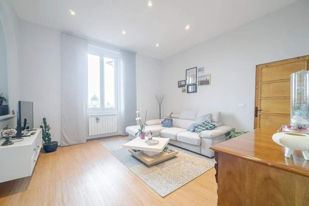 Bright Apartment A Few Steps From Via Garibaldi Genoa