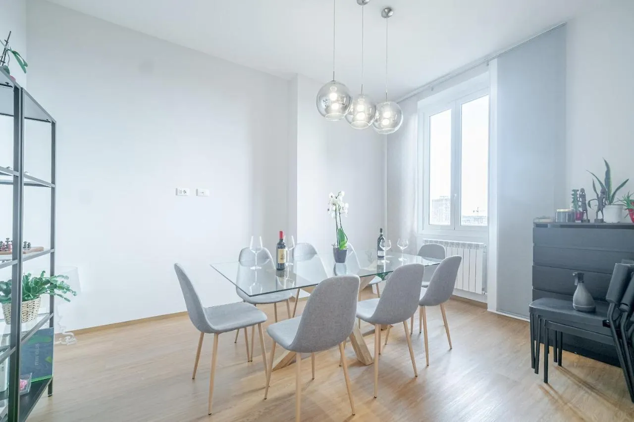 Bright Apartment A Few Steps From Via Garibaldi Genoa