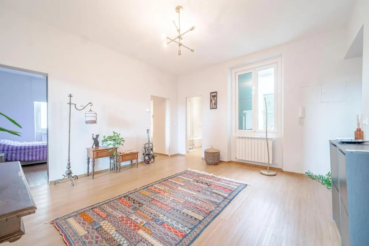 Bright Apartment A Few Steps From Via Garibaldi ジェノヴァ 0*,