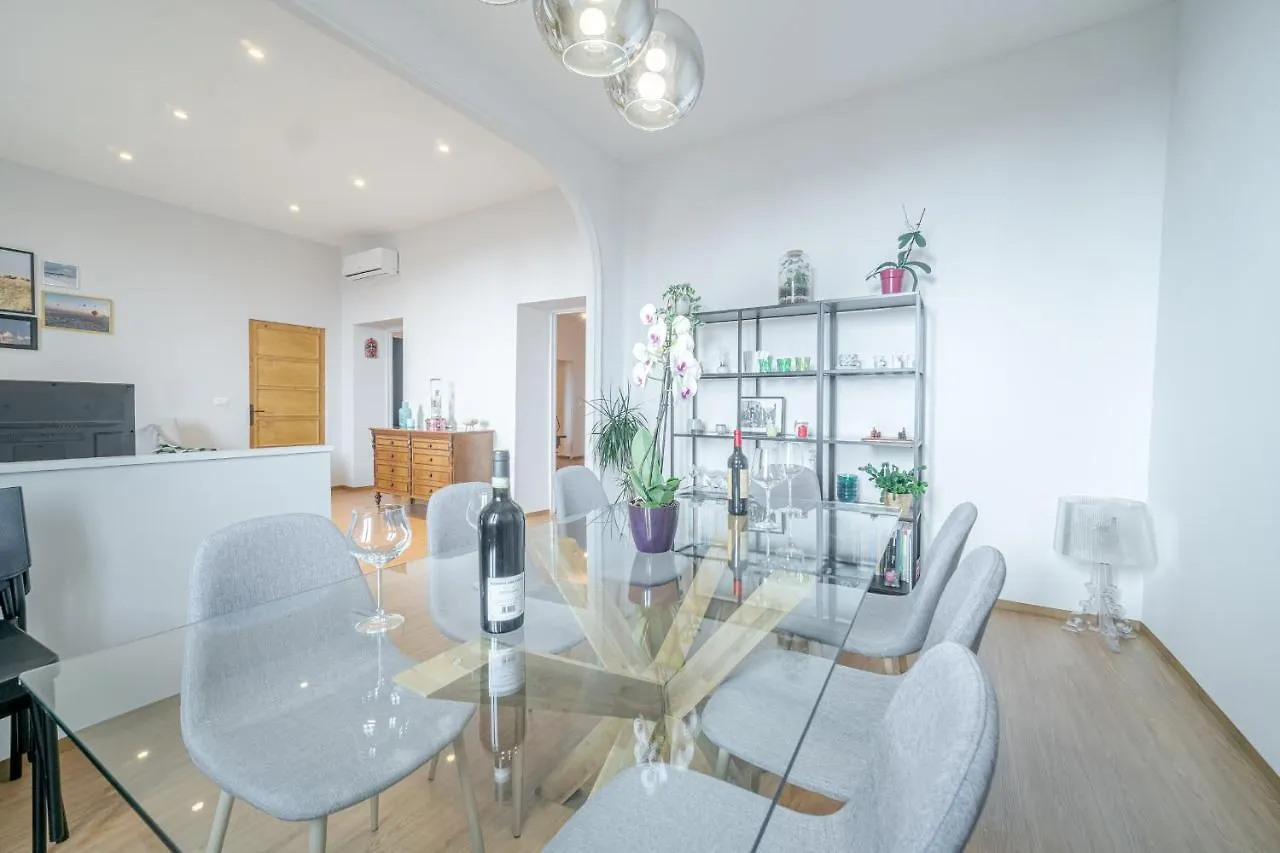 Bright Apartment A Few Steps From Via Garibaldi Genoa Italy